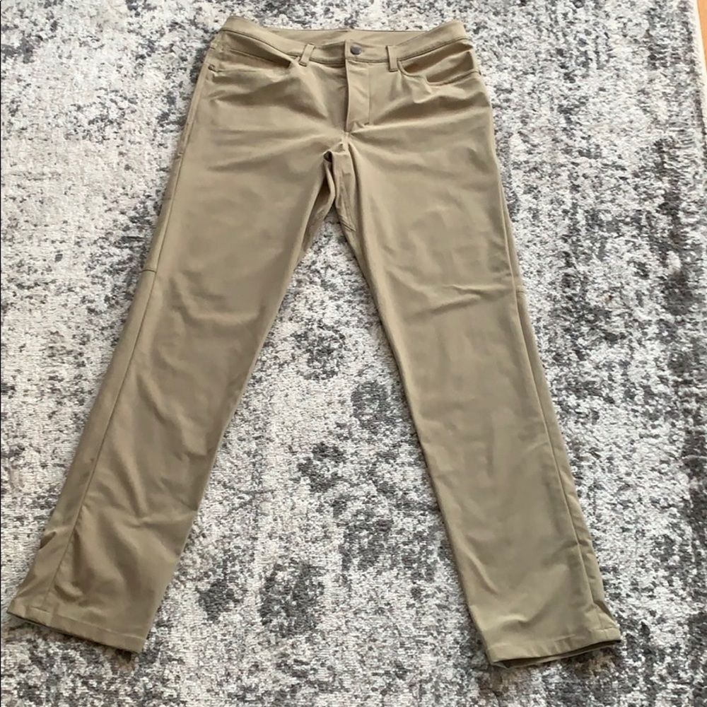 Lululemon ABC Pant Classic / Size 32. Like new
